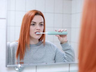 Wrażliwe zęby – jaką szczoteczkę wybrać?